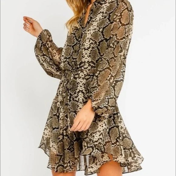 OLIVACEOUS Women's New Long Sleeve Snake Python Print Dress Size Small - Picture 3 of 10